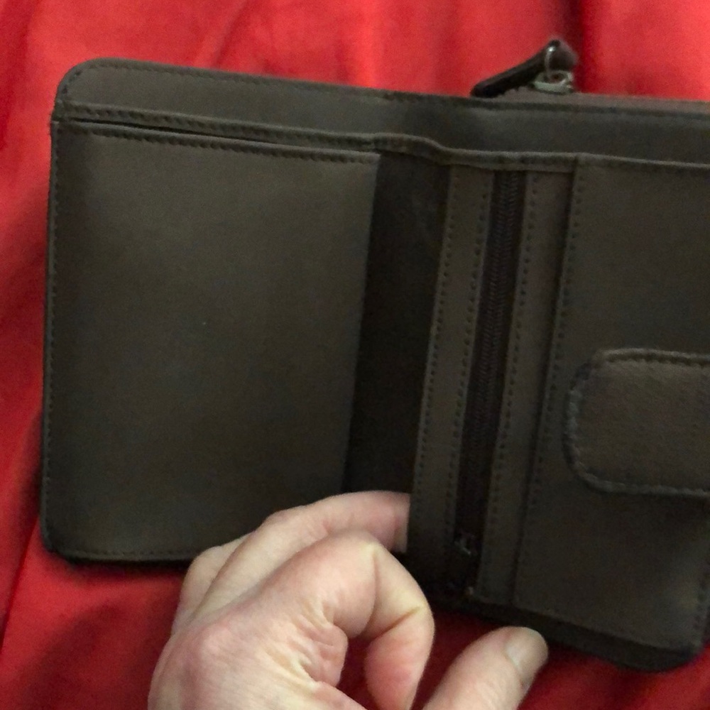 Compact Wallet - Picture 7 of 8